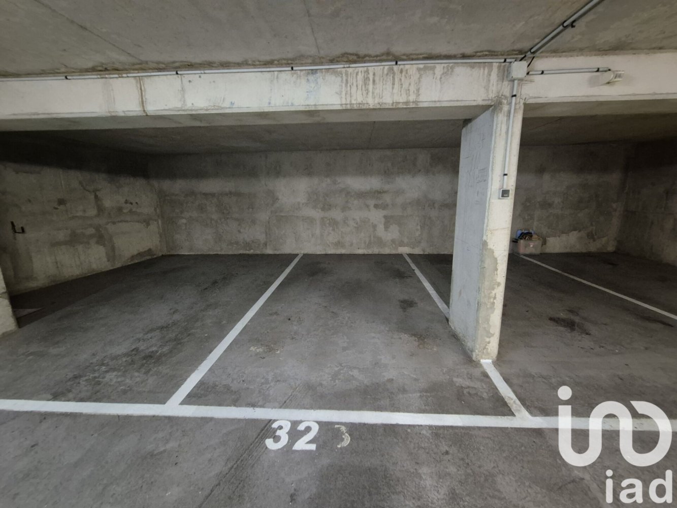 13m² Parking in Paris, France No. 291260