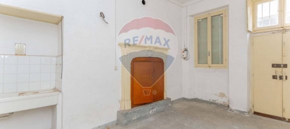 Casa de 8 divisões em Somma Lombardo, Italy N.º 380079 31