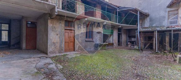 Casa de 8 divisões em Somma Lombardo, Italy N.º 380079 19