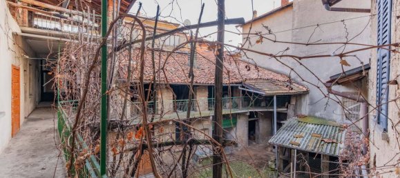 Casa de 8 divisões em Somma Lombardo, Italy N.º 380079 6