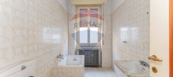 Casa de 8 divisões em Somma Lombardo, Italy N.º 380079 41