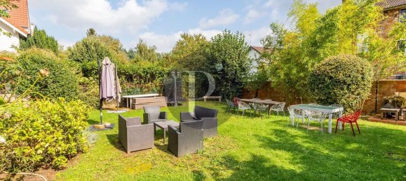 5 bedrooms House in Sceaux, France No. 171197 3