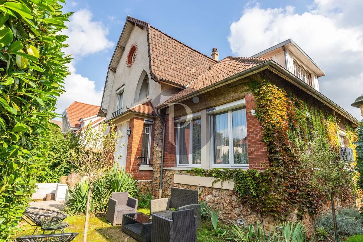 5 bedrooms House in Sceaux, France No. 171197