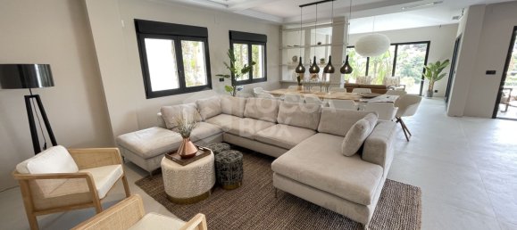 7 bedrooms Villa in Marbella, Spain No. 33852 5