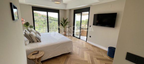 7 bedrooms Villa in Marbella, Spain No. 33852 16