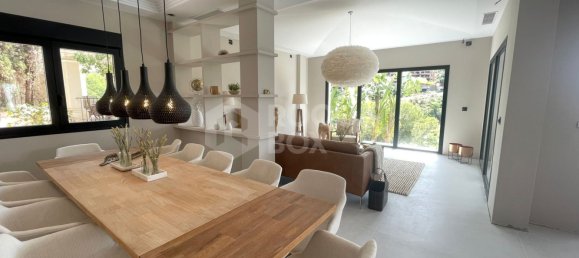 7 bedrooms Villa in Marbella, Spain No. 33852 10