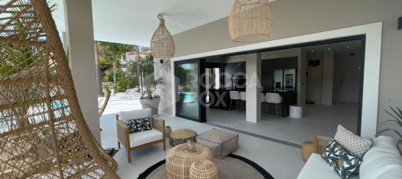 7 bedrooms Villa in Marbella, Spain No. 33852 4