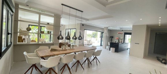 7 bedrooms Villa in Marbella, Spain No. 33852 11