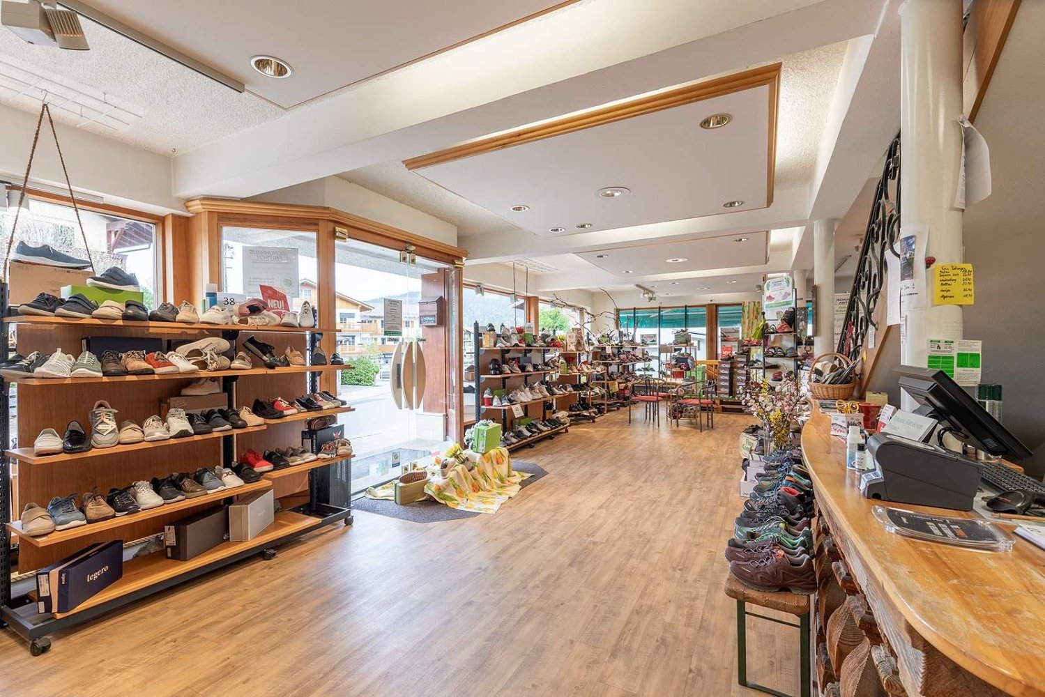  مكتب في Miesbach, Germany 449متر مربع رقم 137941