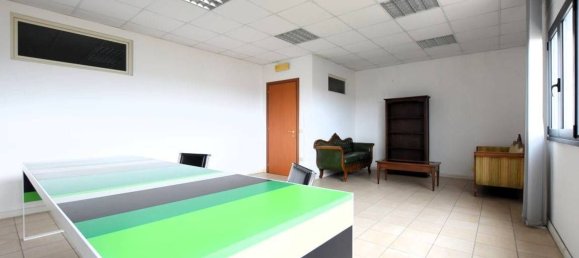 137m² Office in Sassari, Italy No. 209332 3