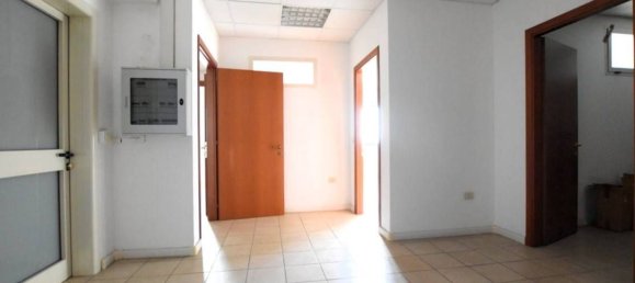 137m² Office in Sassari, Italy No. 209332 11