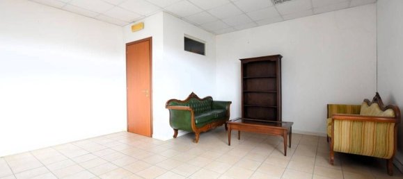 137m² Office in Sassari, Italy No. 209332 4