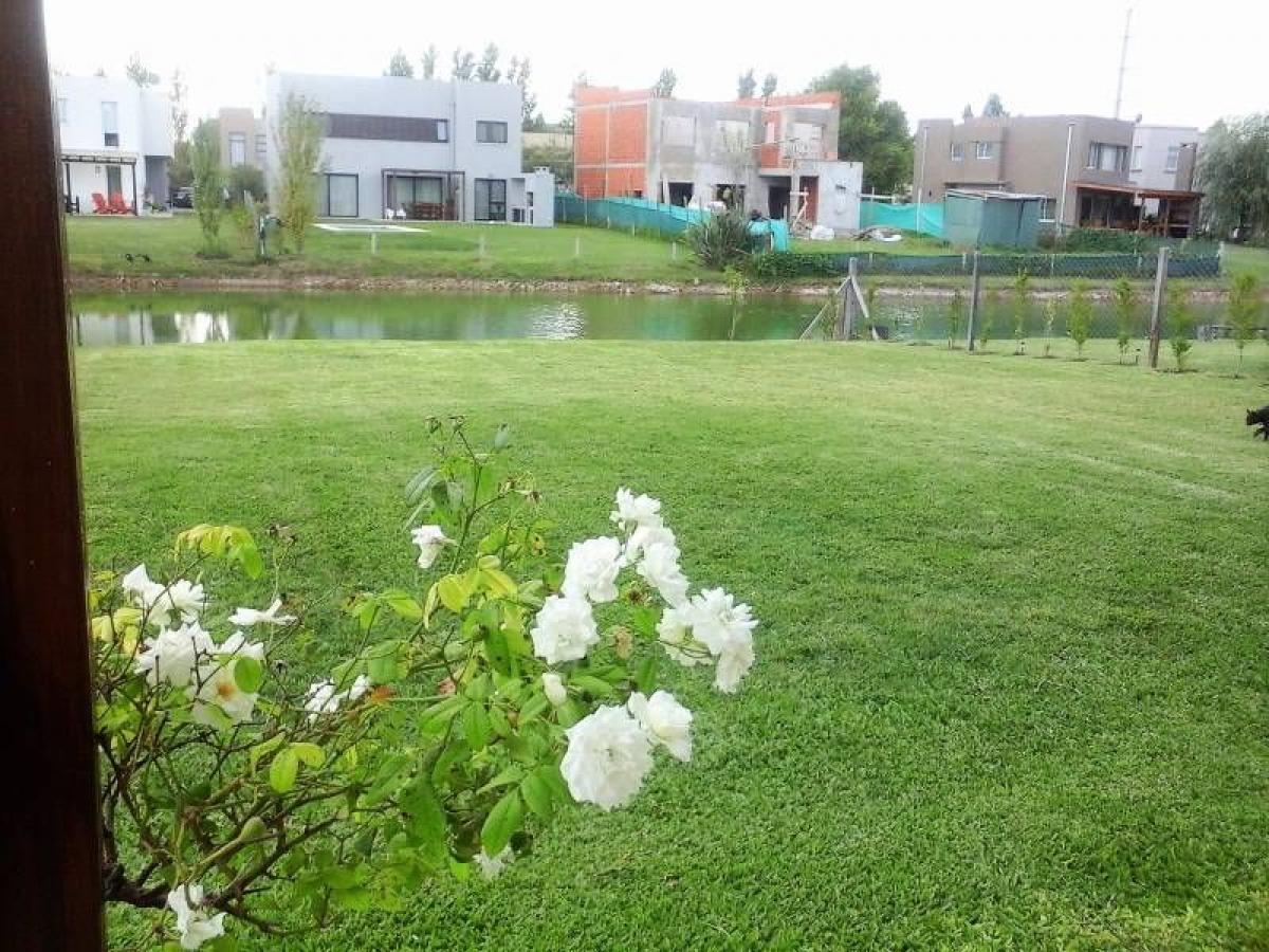 3 bedrooms House in Tigre, Argentina No. 56782