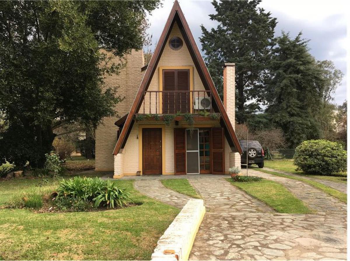 3 bedrooms Land in Moreno, Argentina No. 30775