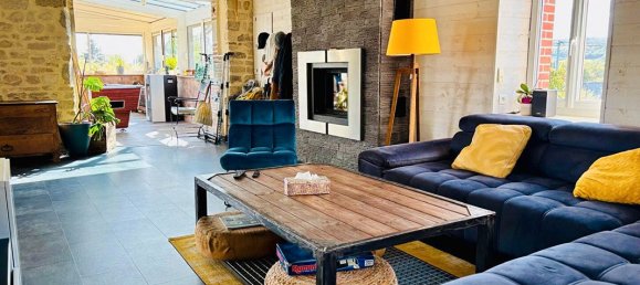  Castillos de 3 dormitorios en Alencon, France No. 360695 3