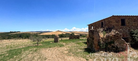 5 bedrooms House in Lajatico, Italy No. 71308 12