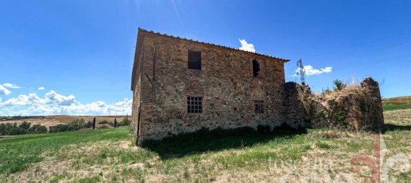 5 bedrooms House in Lajatico, Italy No. 71308 11