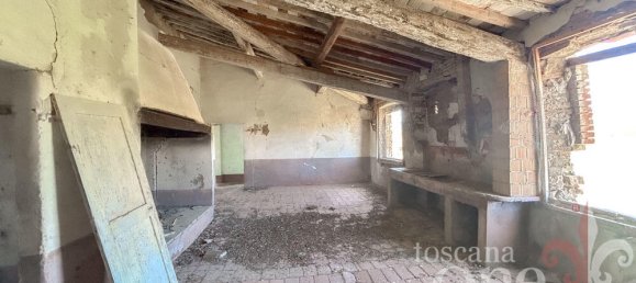 5 bedrooms House in Lajatico, Italy No. 71308 15