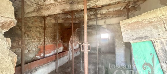 5 bedrooms House in Lajatico, Italy No. 71308 13