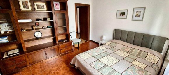 3-salle Appartement à Carpi, Italy No. 221370 26