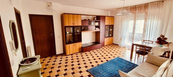 3-salle Appartement à Carpi, Italy No. 221370 10