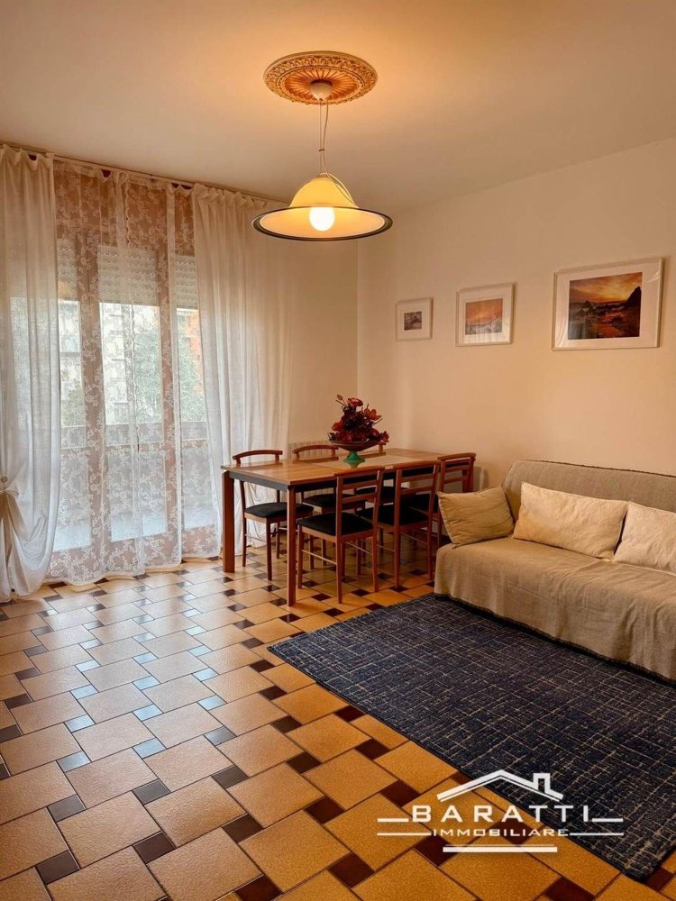 3-salle Appartement à Carpi, Italy No. 221370