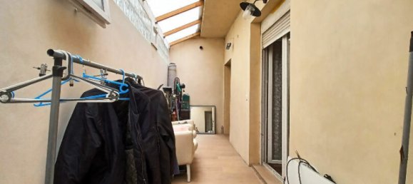 3 bedrooms House in Ivry-sur-Seine, France No. 121443 8