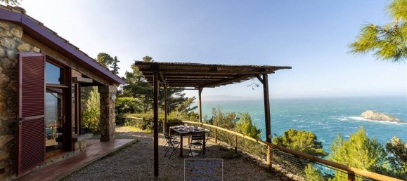 4 bedrooms Villa in Monte Argentario, Italy No. 48997 3