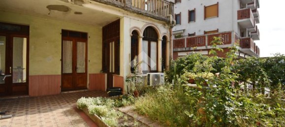 8 Schlafzimmer Haus in Azeglio, Italy, Nr. 329623 2