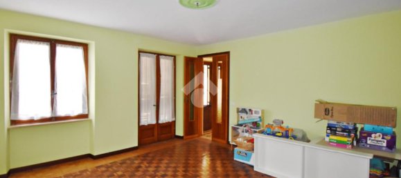 8 Schlafzimmer Haus in Azeglio, Italy, Nr. 329623 31