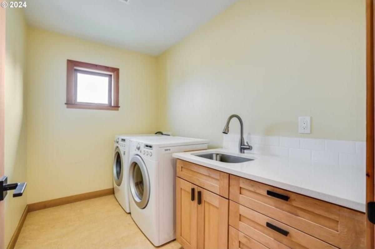 5 bedrooms House in The Dalles, USA No. 423475