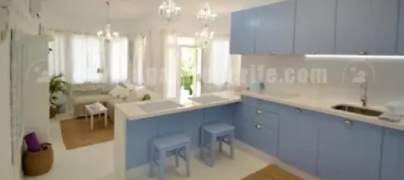 Квартира с 2 спальнями в Адехе, Испания № 130469 3