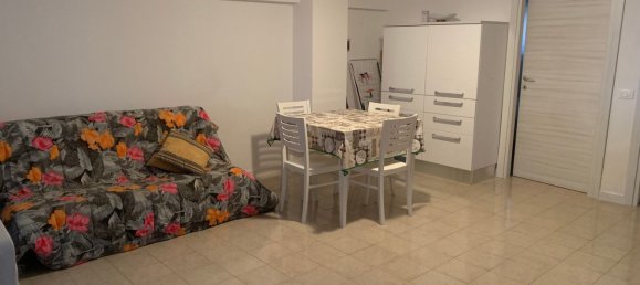 3-salle Appartement à Peschici, Italy No. 251073 4
