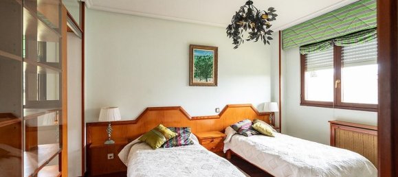 5 bedrooms House in Torrelavega, Spain No. 135378 14