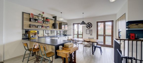 4 rooms Apartment in Rivoli, Italy No. 234438 3