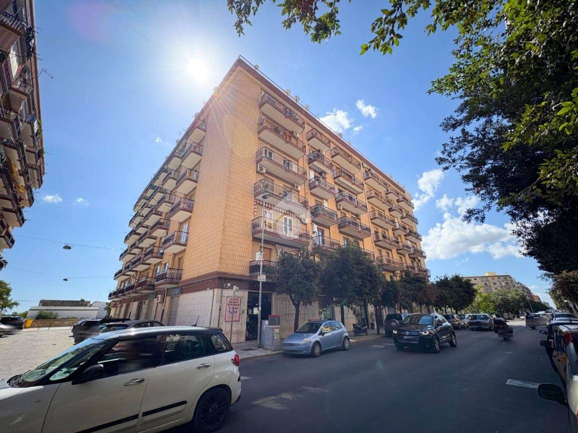 Квартира с 3 спальнями в Манфредония, Италия № 337182