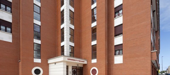 Apartamento de 2 dormitorios en Gijón, Spain No. 177476 2