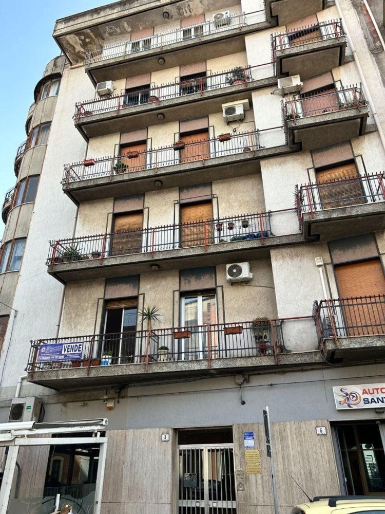 Apartamento de 4 habitaciónes en Paternò, Italy No. 259719