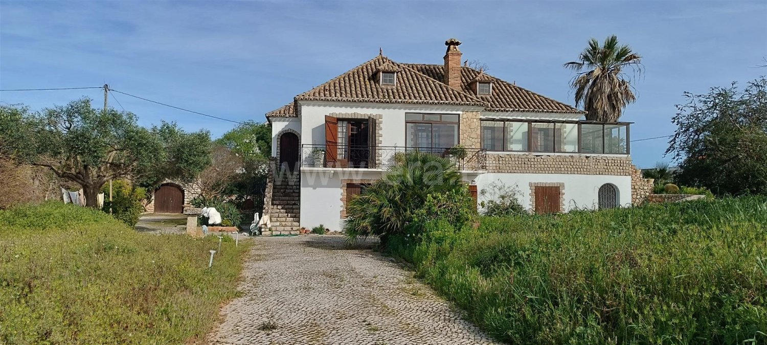 5 bedrooms House in Faro, Portugal No. 92374