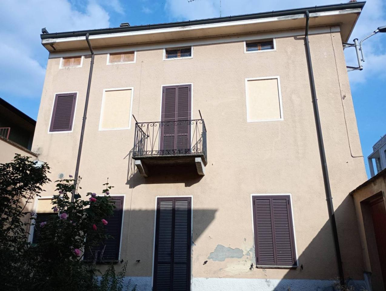 6 rooms Villa in Mede, Italy No. 21589