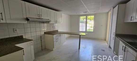 3 Schlafzimmer Villa in The Springs, UAE, Nr. 108562 2