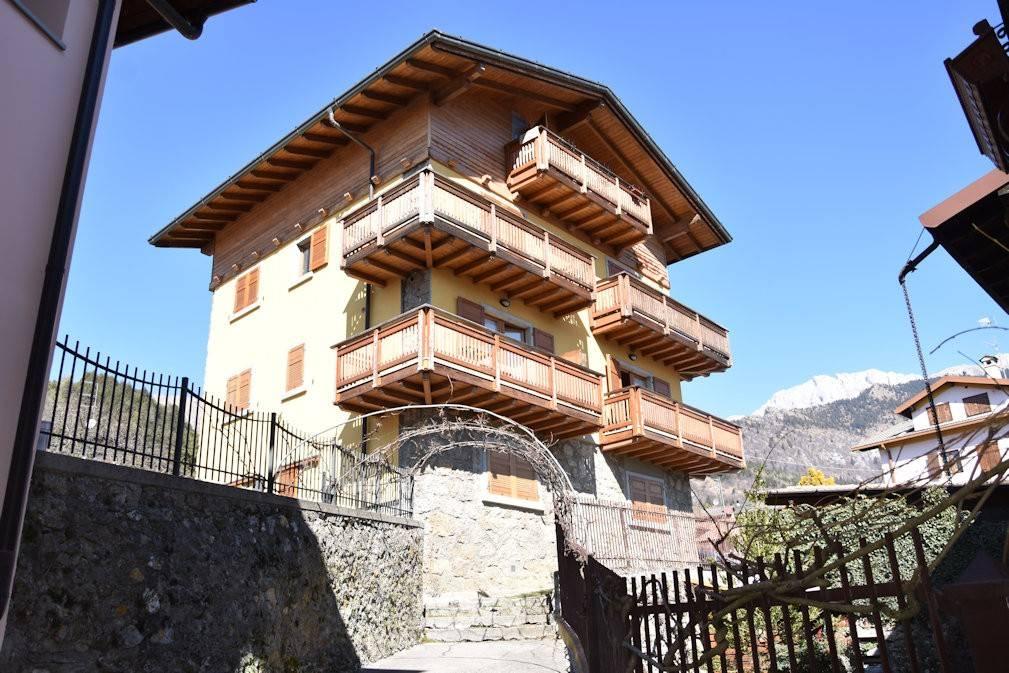 3 rooms Apartment in Castione della Presolana, Italy No. 38132