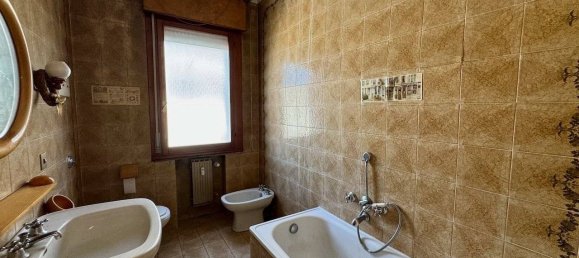 3 bedrooms Apartment in Padua, Italy No. 260387 17