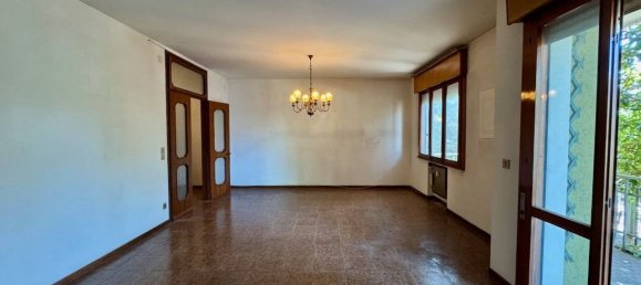 3 bedrooms Apartment in Padua, Italy No. 260387 3