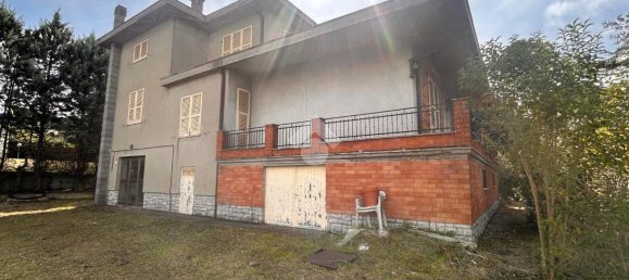 Вилла с 5 комнатами в Коллаццоне, Италия № 13695 4