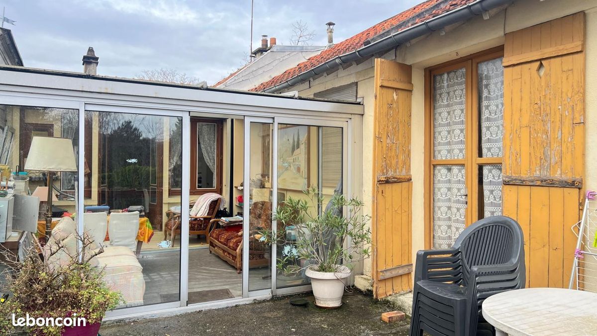 2 bedrooms House in Le Perreux-sur-Marne, France No. 143045