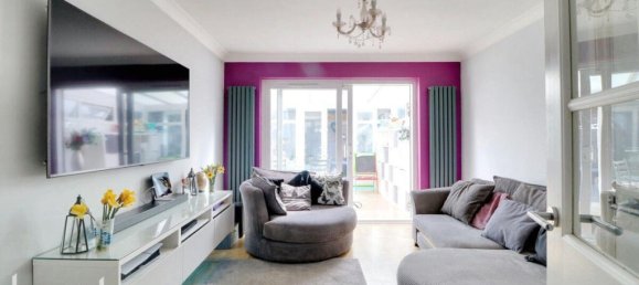 2 bedrooms Commercial property in Tatsfield, United Kingdom No. 4776 4