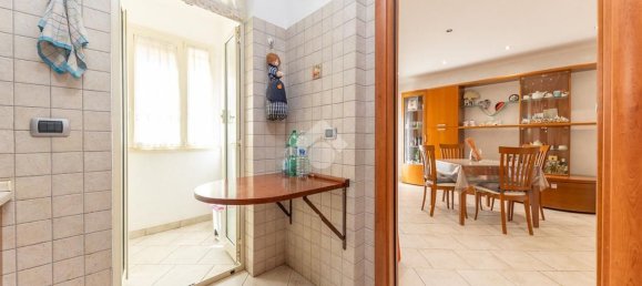 4-salle Appartement à Rome, Italy No. 52707 16