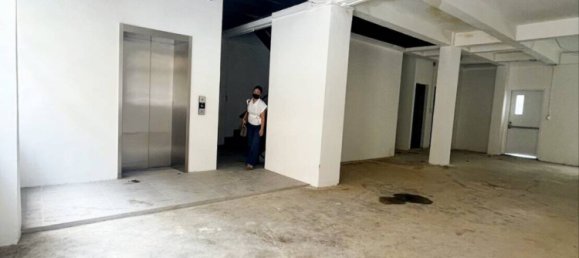 472m² Commercial property in Bangkok, Thailand No. 14177 2