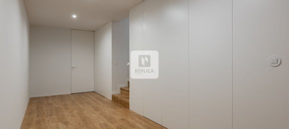 2 غرف نوم منزل ذو طابقين في Porto, Portugal رقم 12216 25